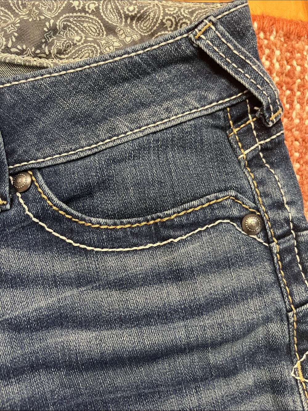 Ariat R.E.A.L. Boot Cut Jeans Women’s Size 31 Short Western Embroidered Pockets - Picture 3 of 12